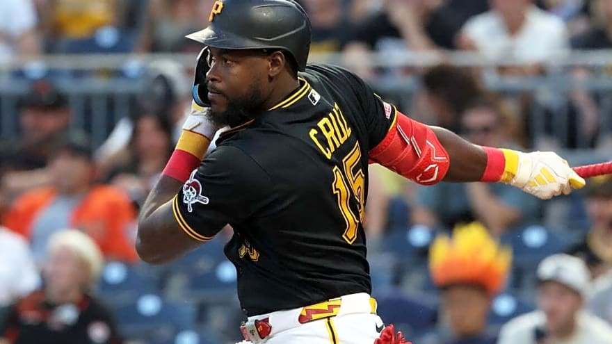 Pirates outlast Giants after blowing six-run lead