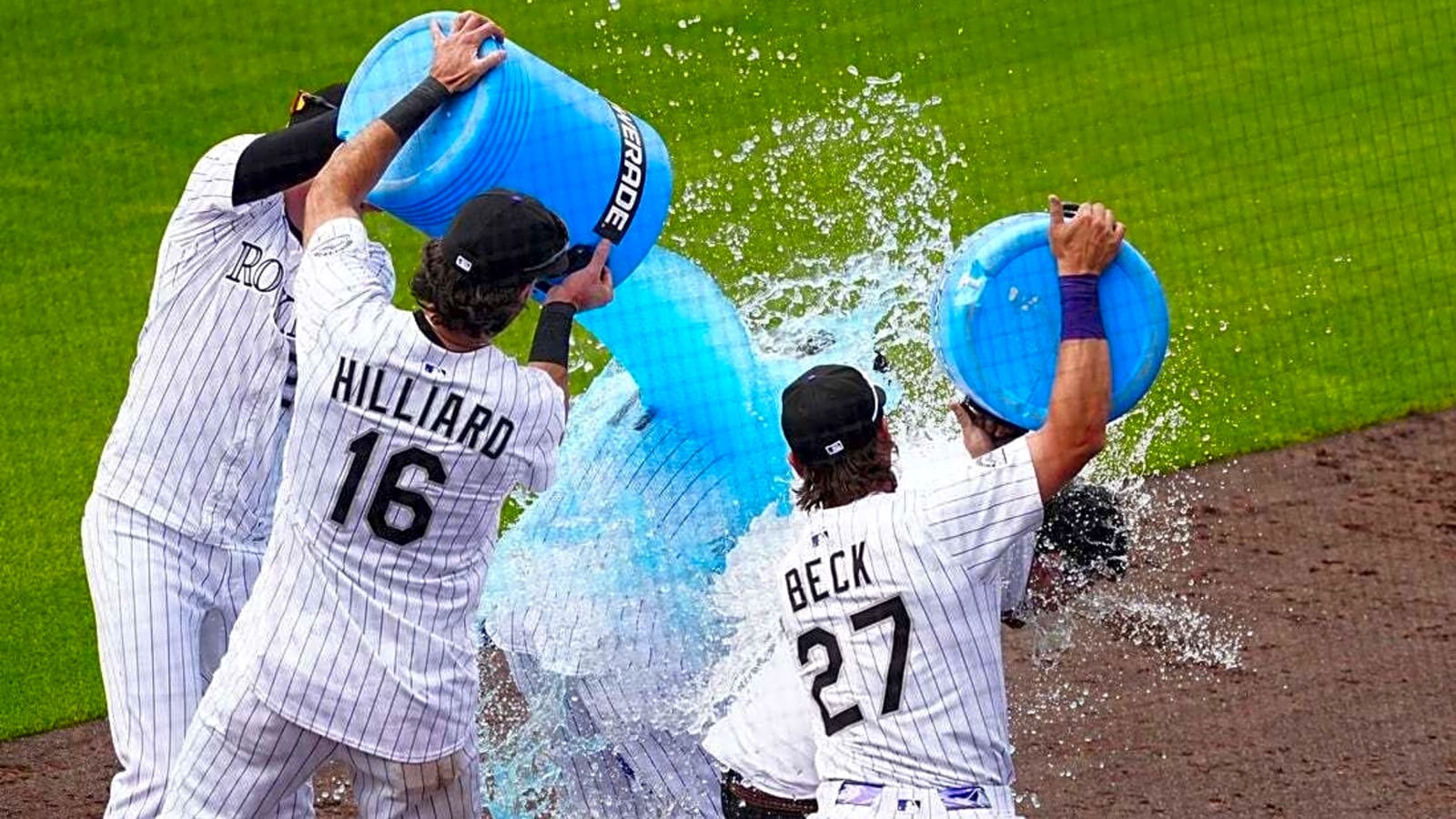 Orlando Arcia&#39;s clutch hit gives Rockies walk-off win