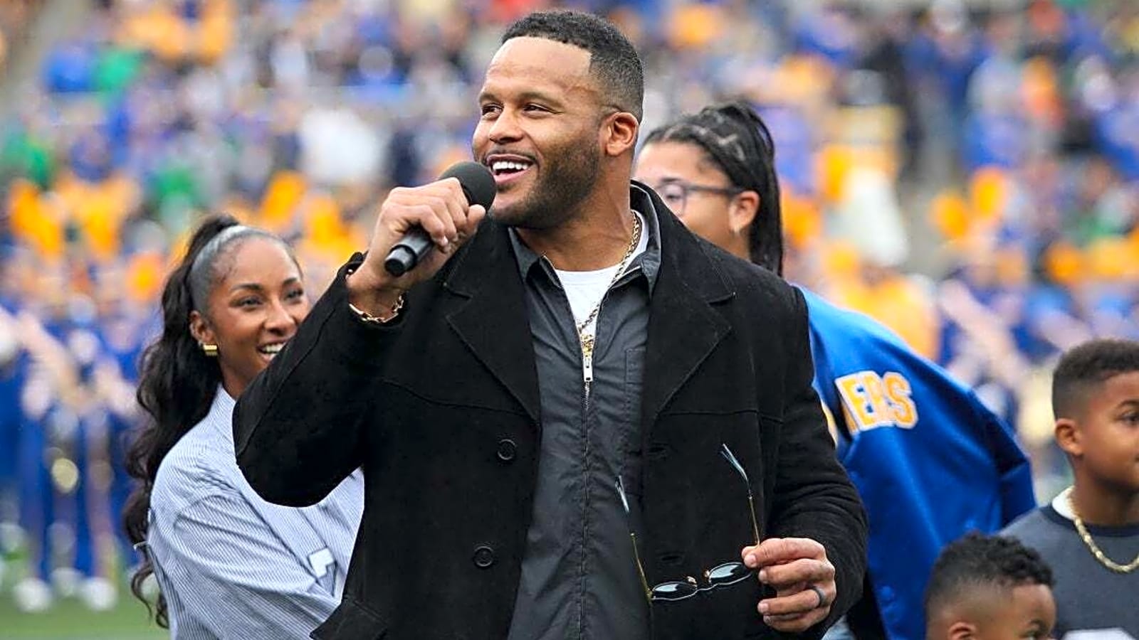 Aaron Donald ends retirement, rejoins Rams
