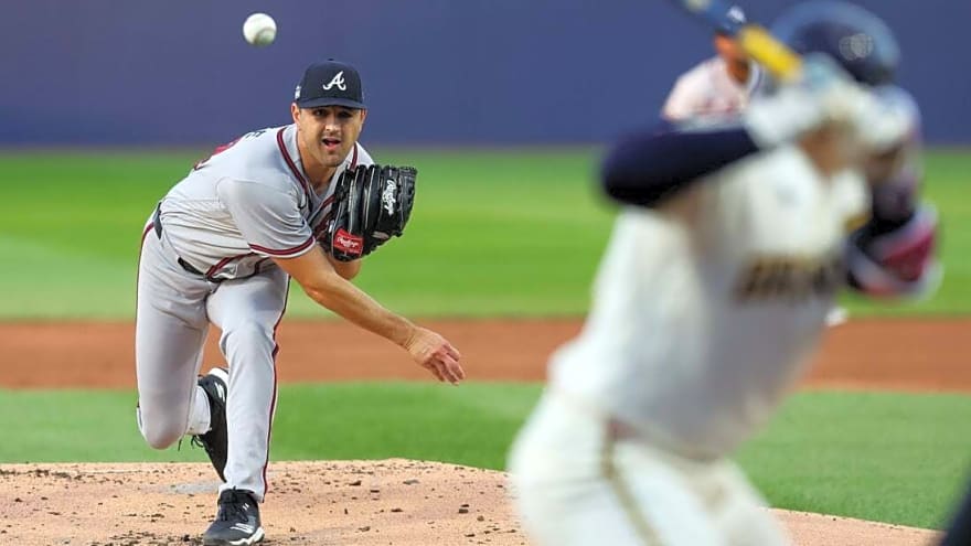 Braves edge Brewers in Little League Classic
