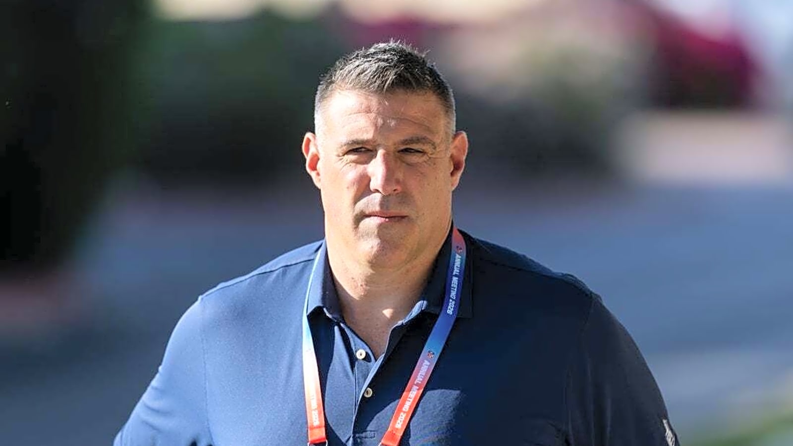 Photos from '20 show Mike Vrabel, Diana Russini kissing