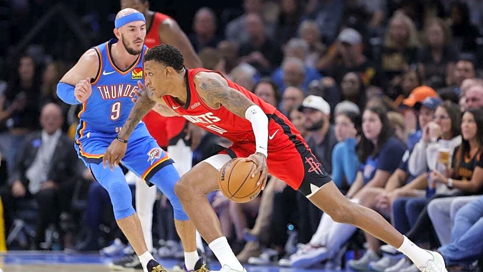 Thunder G Alex Caruso sustains concussion in opener