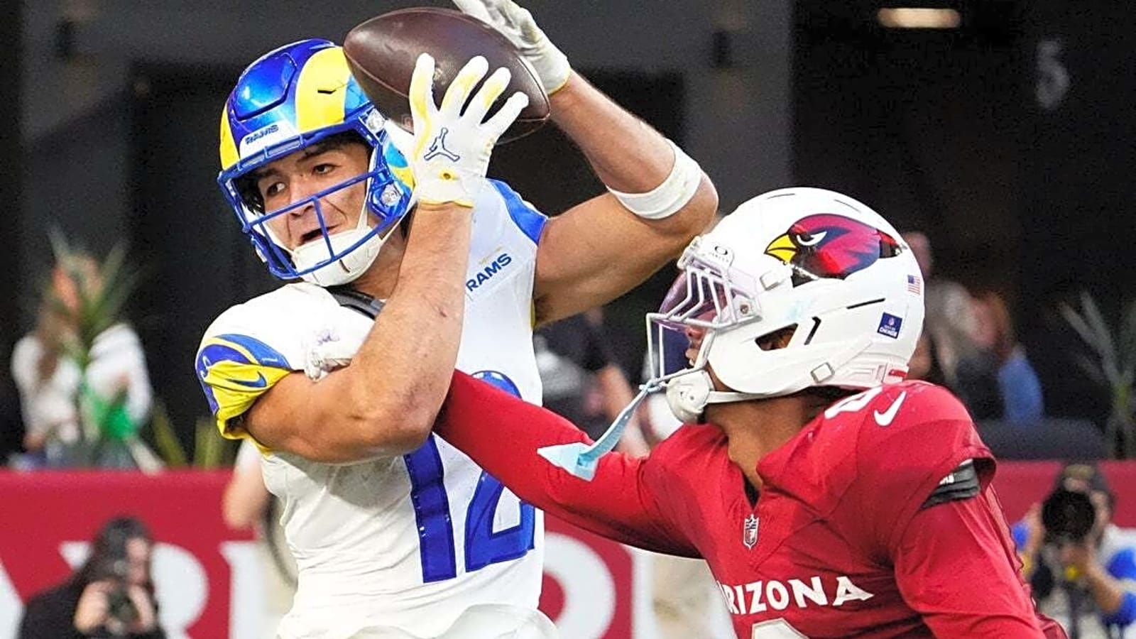 Rams aim to build playoff momentum vs. defenseless Cardinals