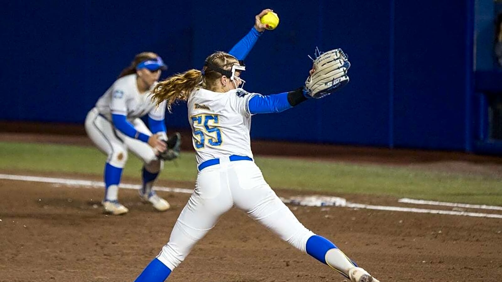 Jessica Clements&#39; walk-off HR lifts UCLA past Oregon at WCWS