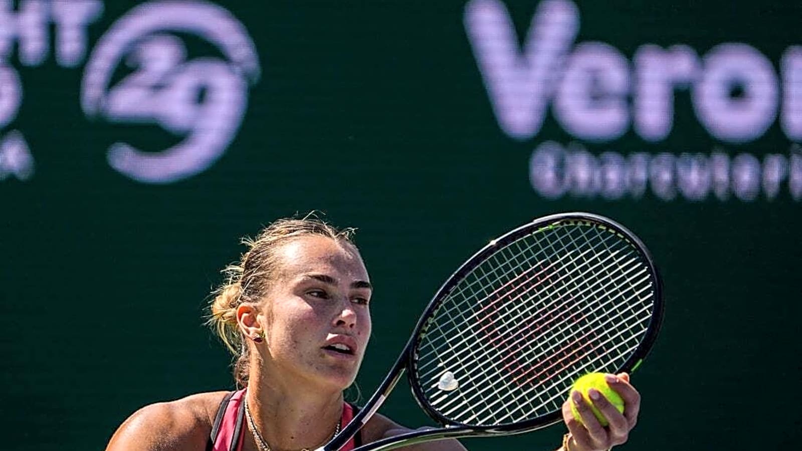 Linda Noskova, Aryna Sabalenka set for Indian Wells semifinal after Thursday wins