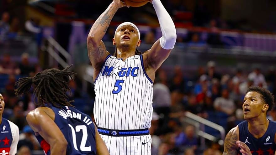 Confident Magic, experimenting Bucks tangle in Milwaukee