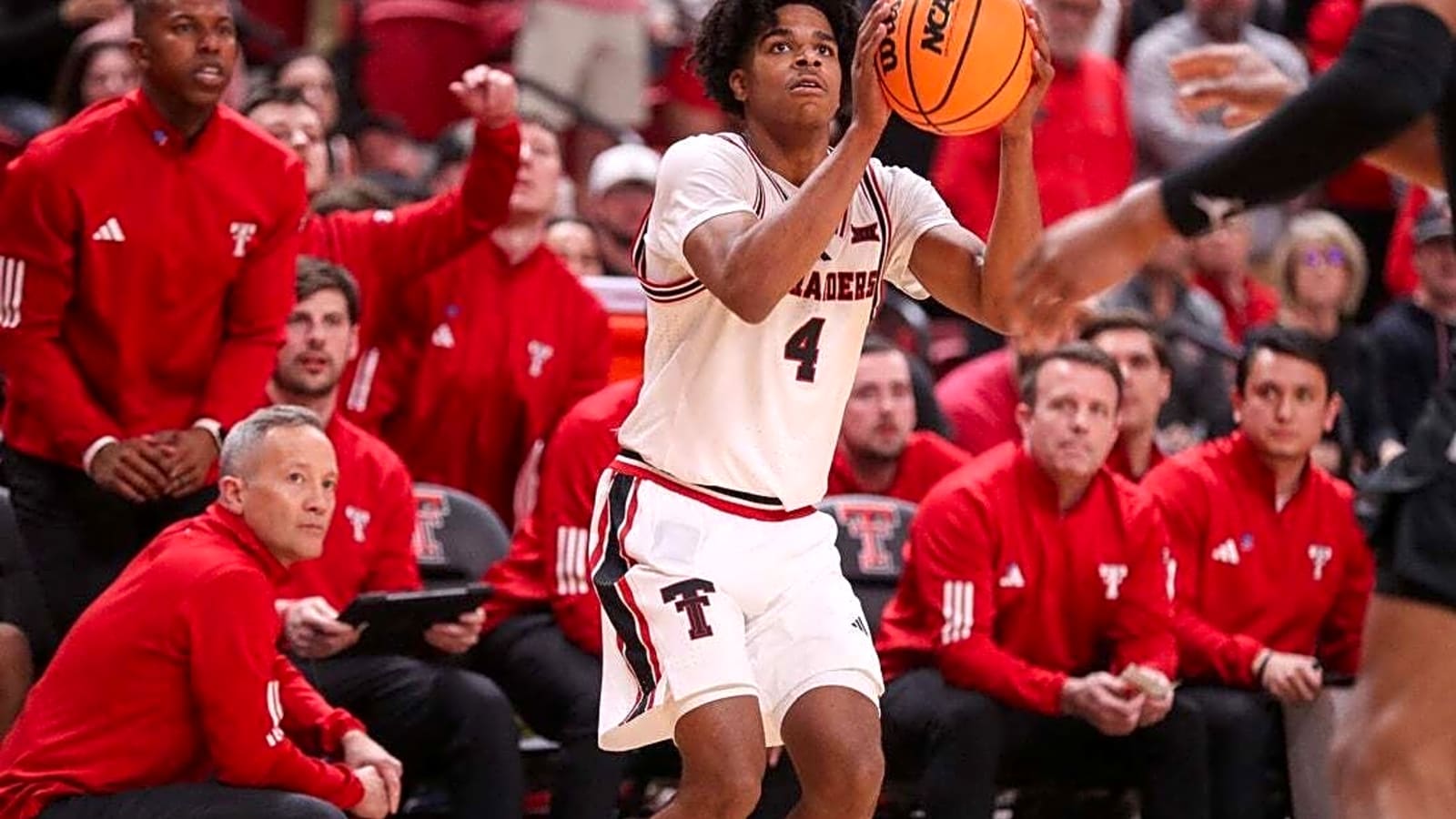 JT Toppin-less No. 16 Texas Tech forges on at No. 4 Iowa State