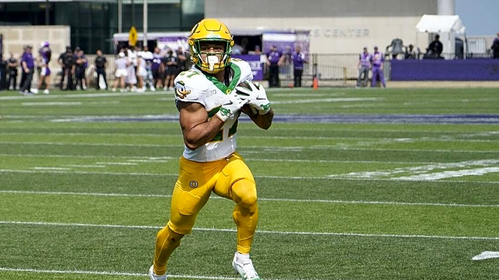No. 4 Oregon stays unbeaten with balanced attack in victory over Northwestern