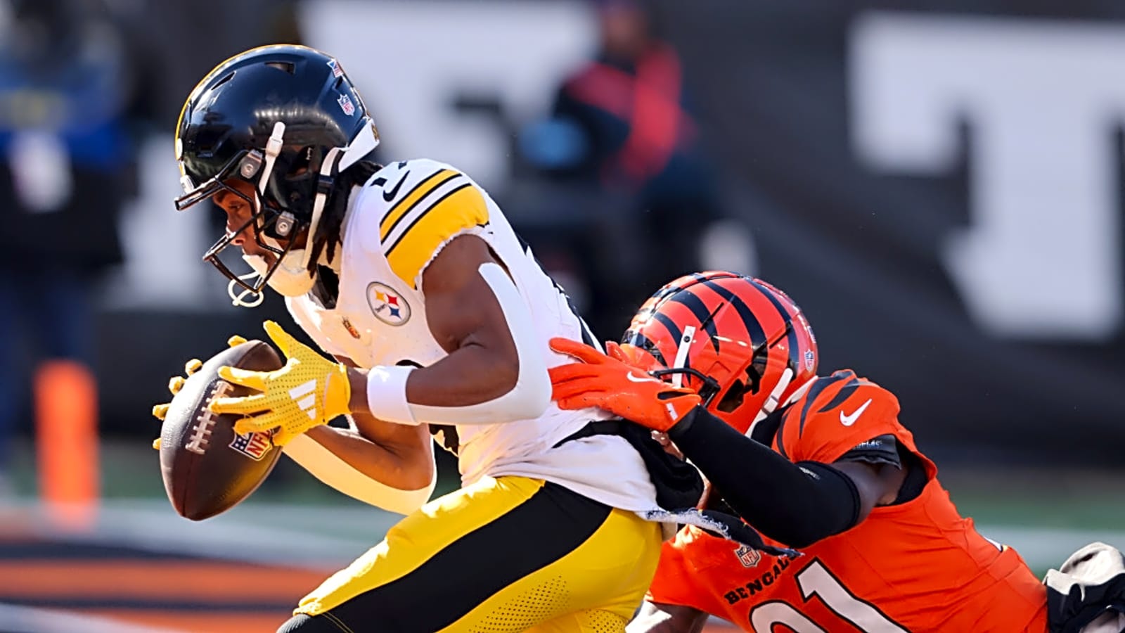 Steelers&#39; decision not to trade for another wide receiver will hinge on the belief that young weapon can have a breakout season
