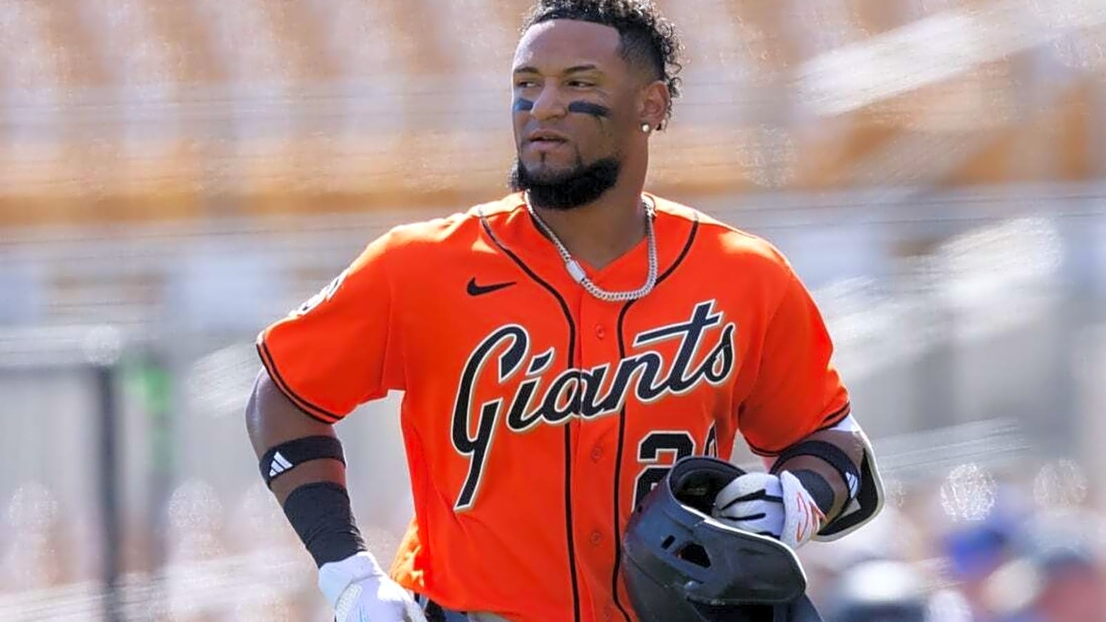 Brewers send cash to Giants for OF Luis Matos