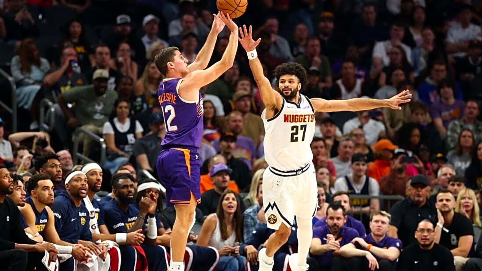 Nikola Jokic's late hoop lifts Nuggets past Suns