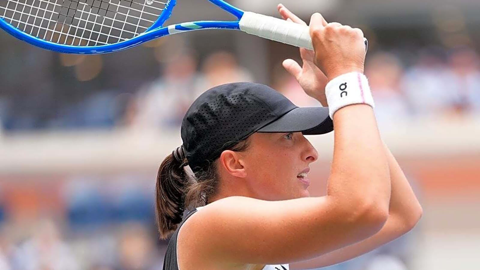 No. 1 seed Iga Swiatek easily passes first Beijing test