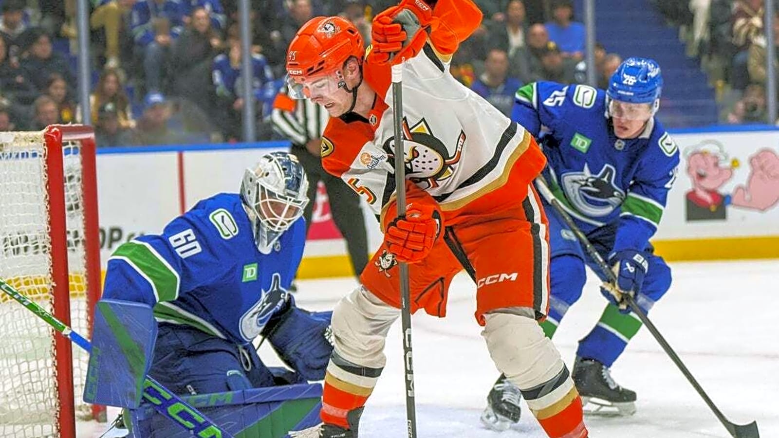 Nikita Tolopilo (32 saves), Canucks shut down Ducks