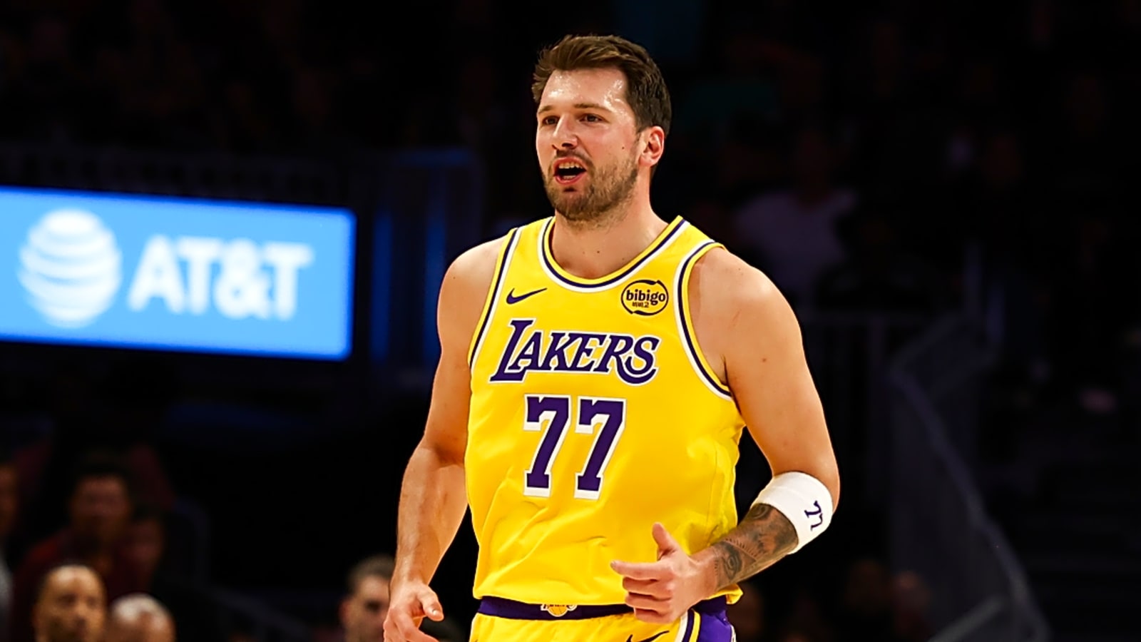 Luka Doncic scores 60, breaks Lakers record