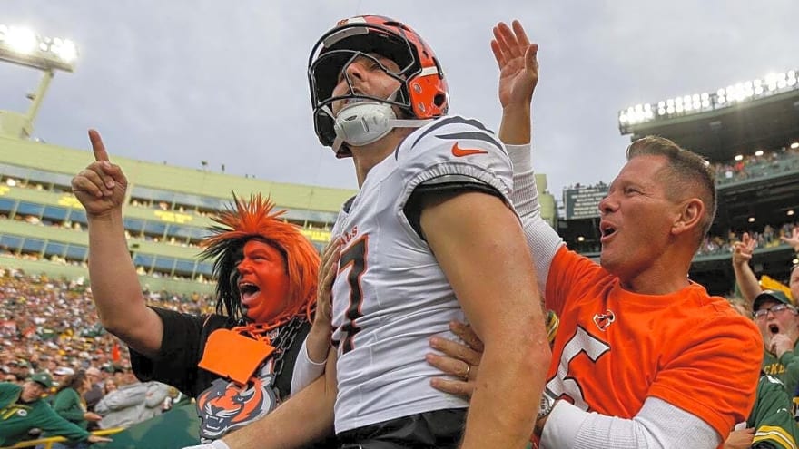 Bengals TE Tanner Hudson signs extension for 2026