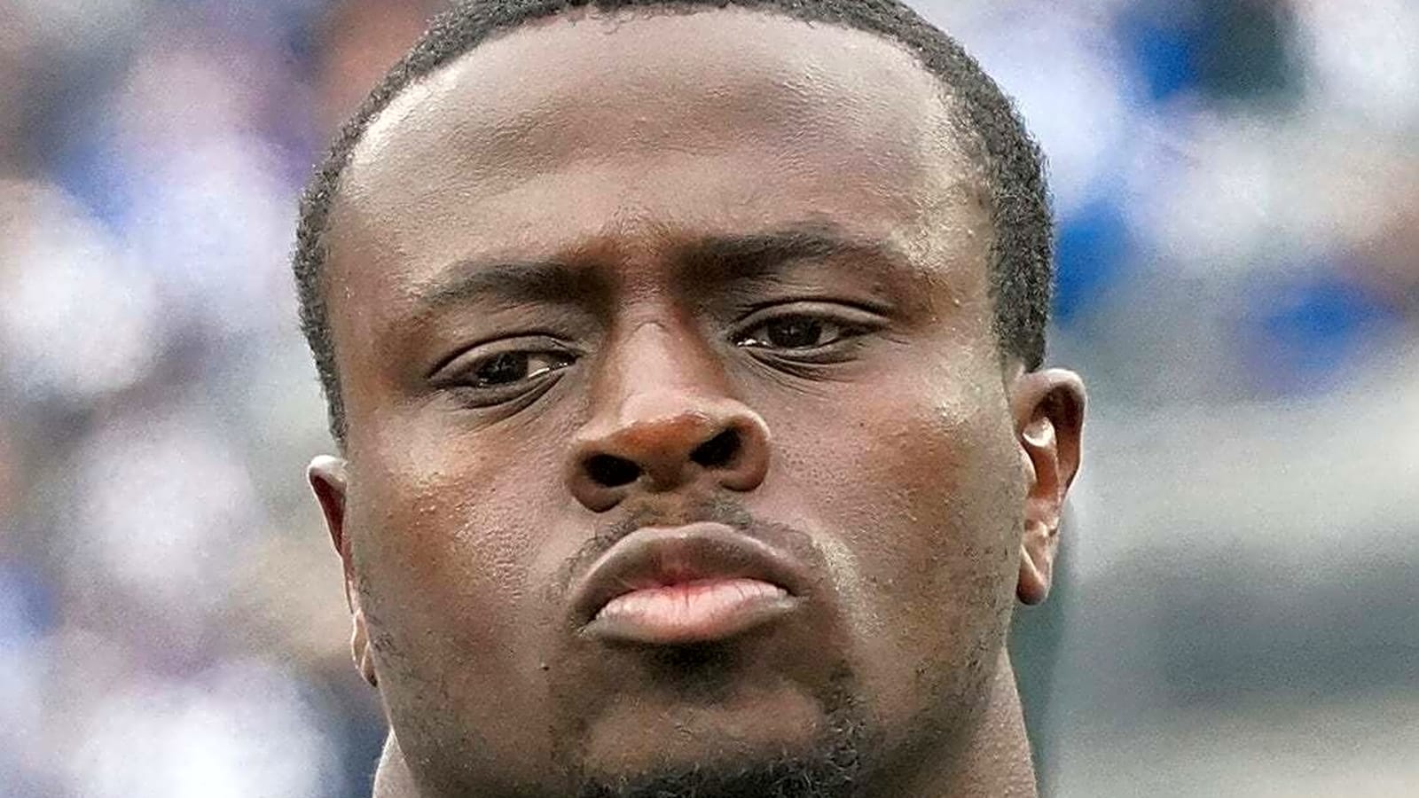 49ers DE Tarron Jackson hospitalized after camp collision