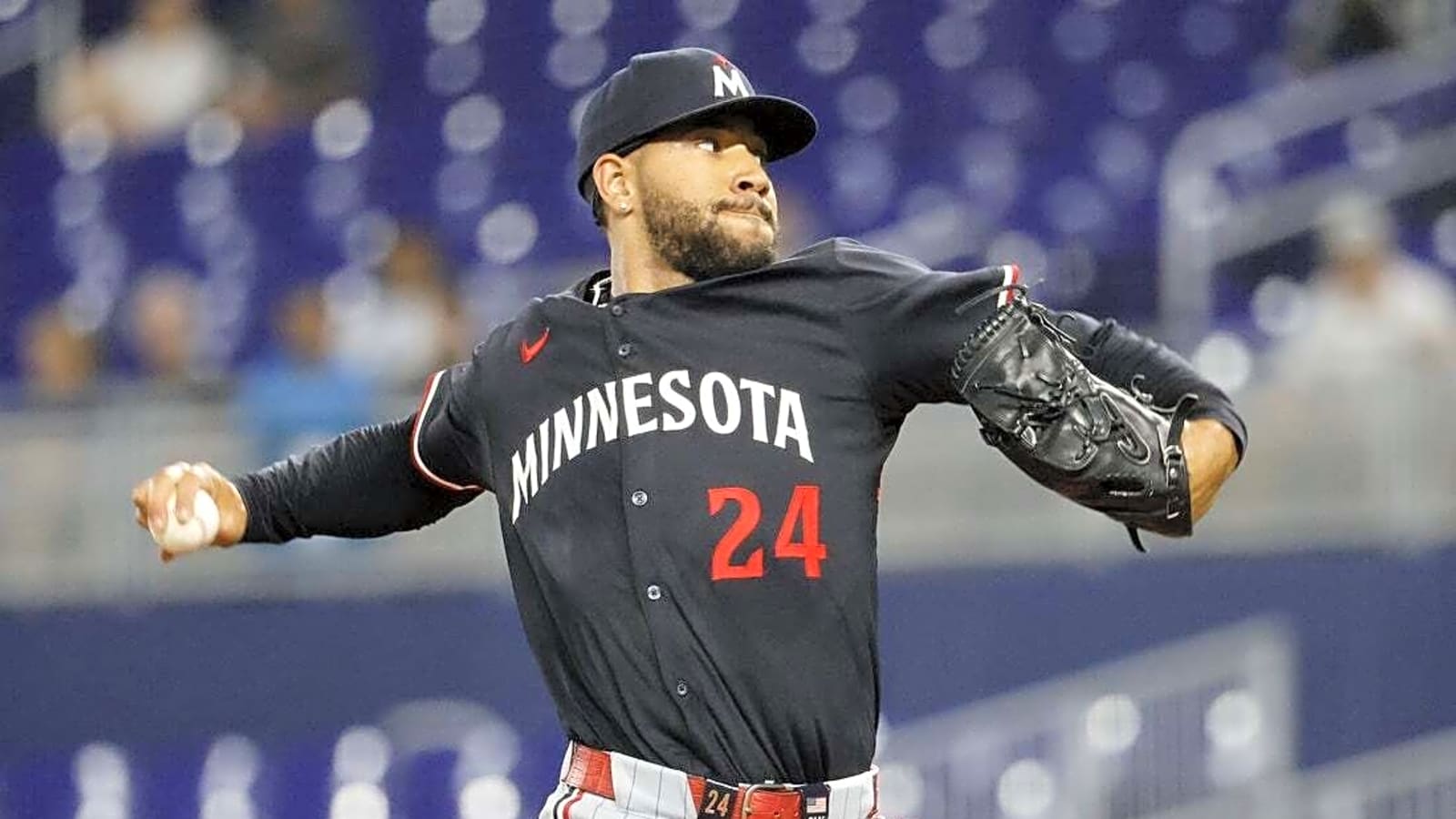 Twins eke out victory, end Marlins&#39; 8-game win streak