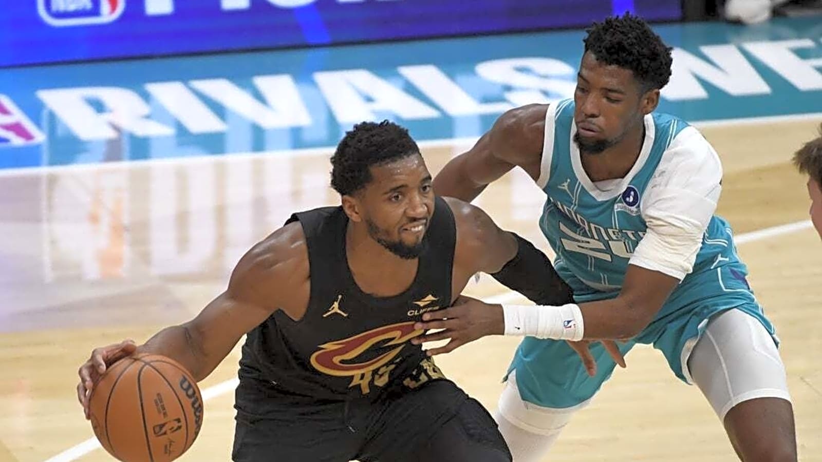 Can Hornets rediscover mojo against white-hot Cavs?