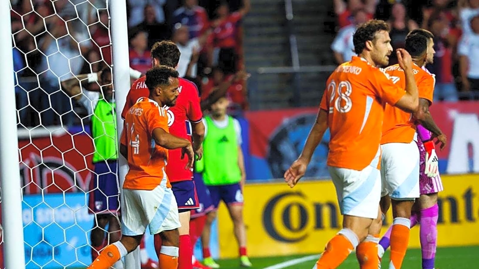 Dynamo return home to face defense-first Sounders