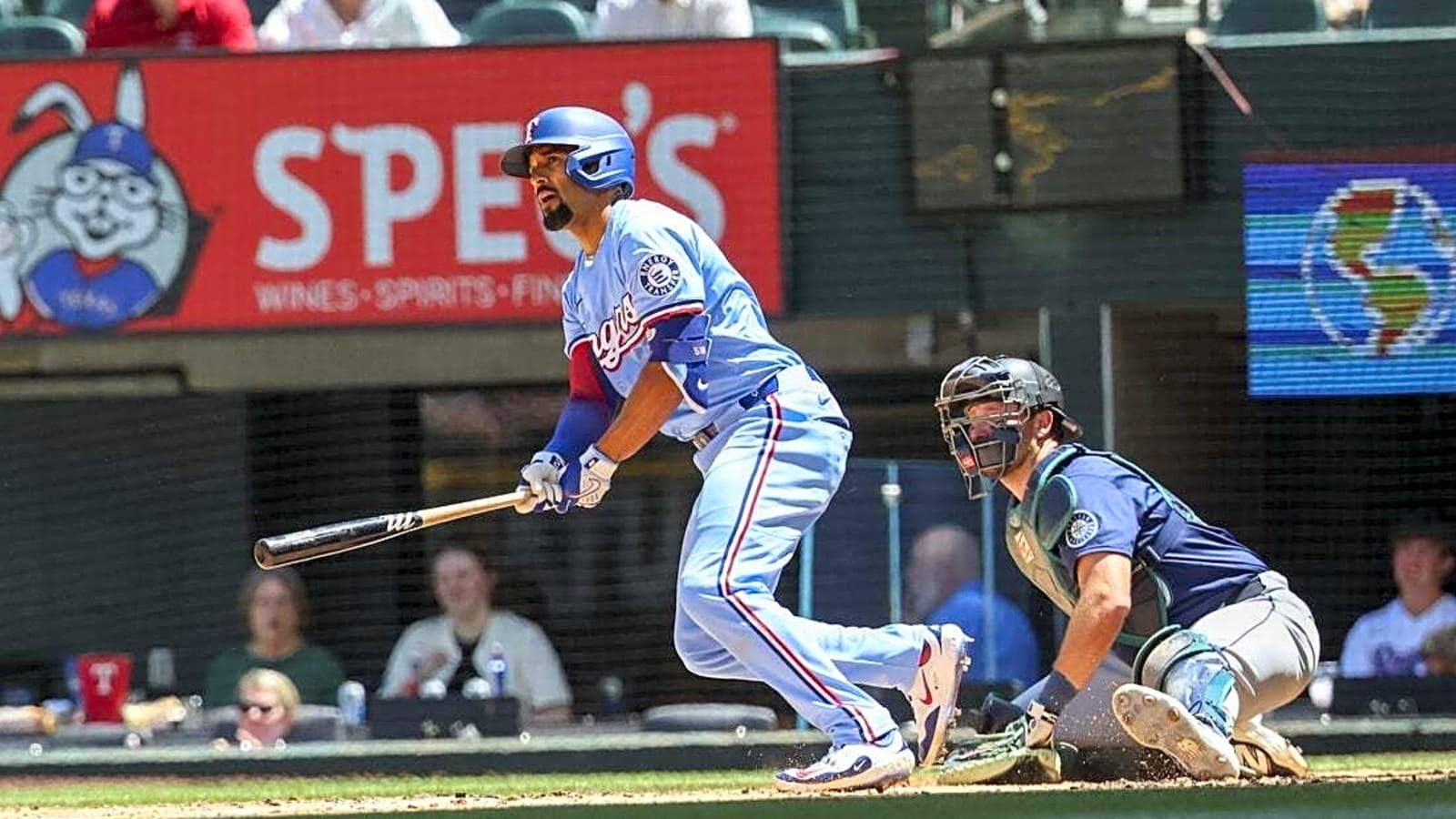Rangers snap four-game skid, pound Mariners 8-1