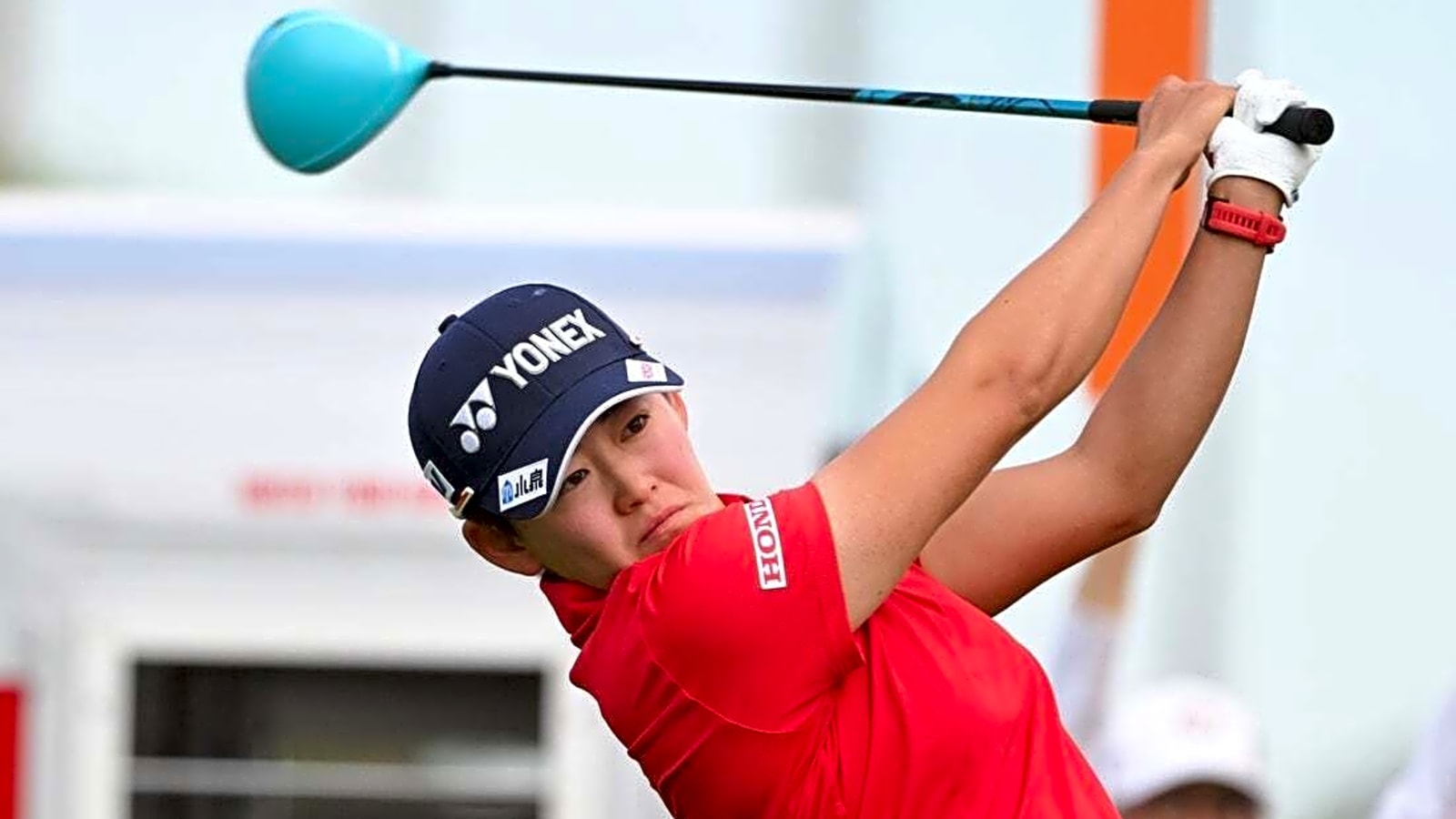 Akie Iwai starts hot, takes first-round lead at Lotte Championship