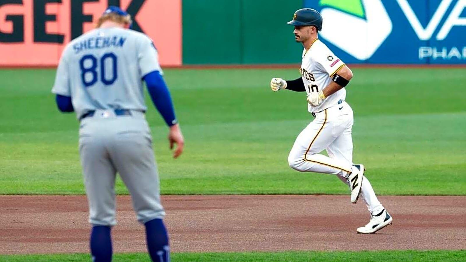 Pirates&#39; surge continues with shutout of Dodgers