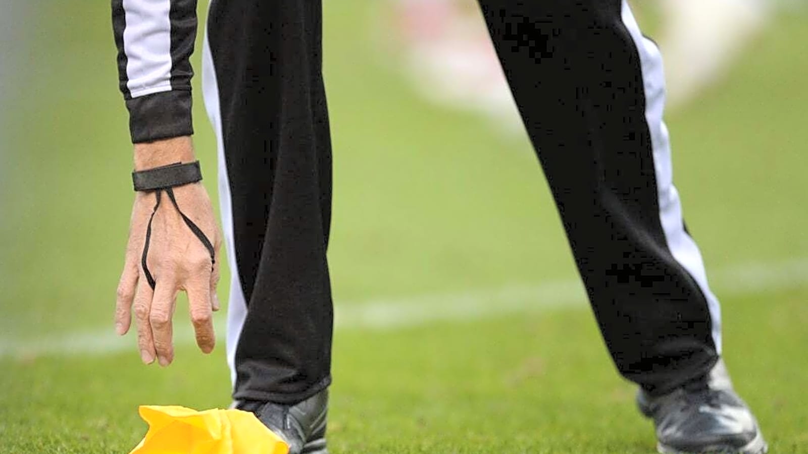 NFLPA voices safety concerns over replacement refs