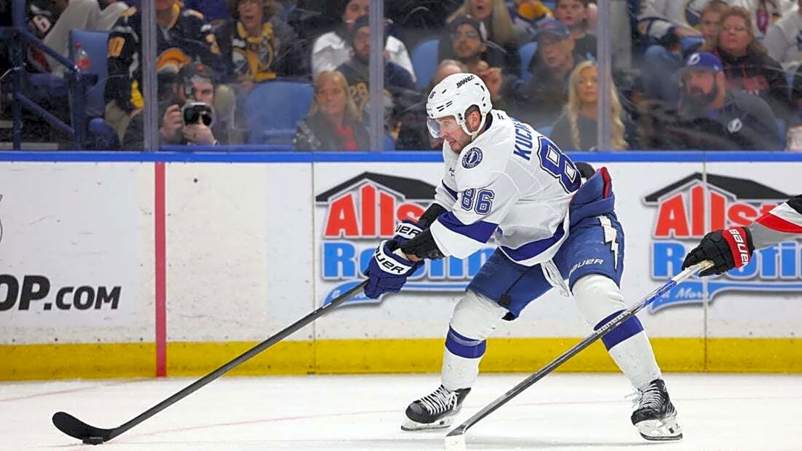 Lightning try to take down Hurricanes in latest clash