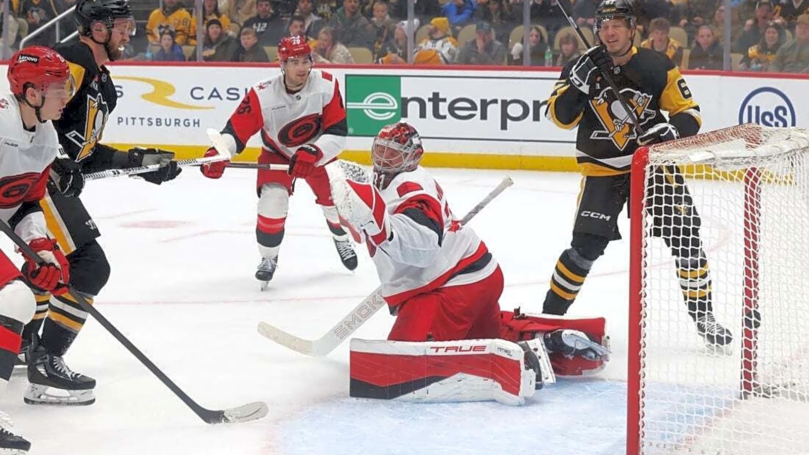 Anthony Mantha, Penguins flatten banged-up Hurricanes