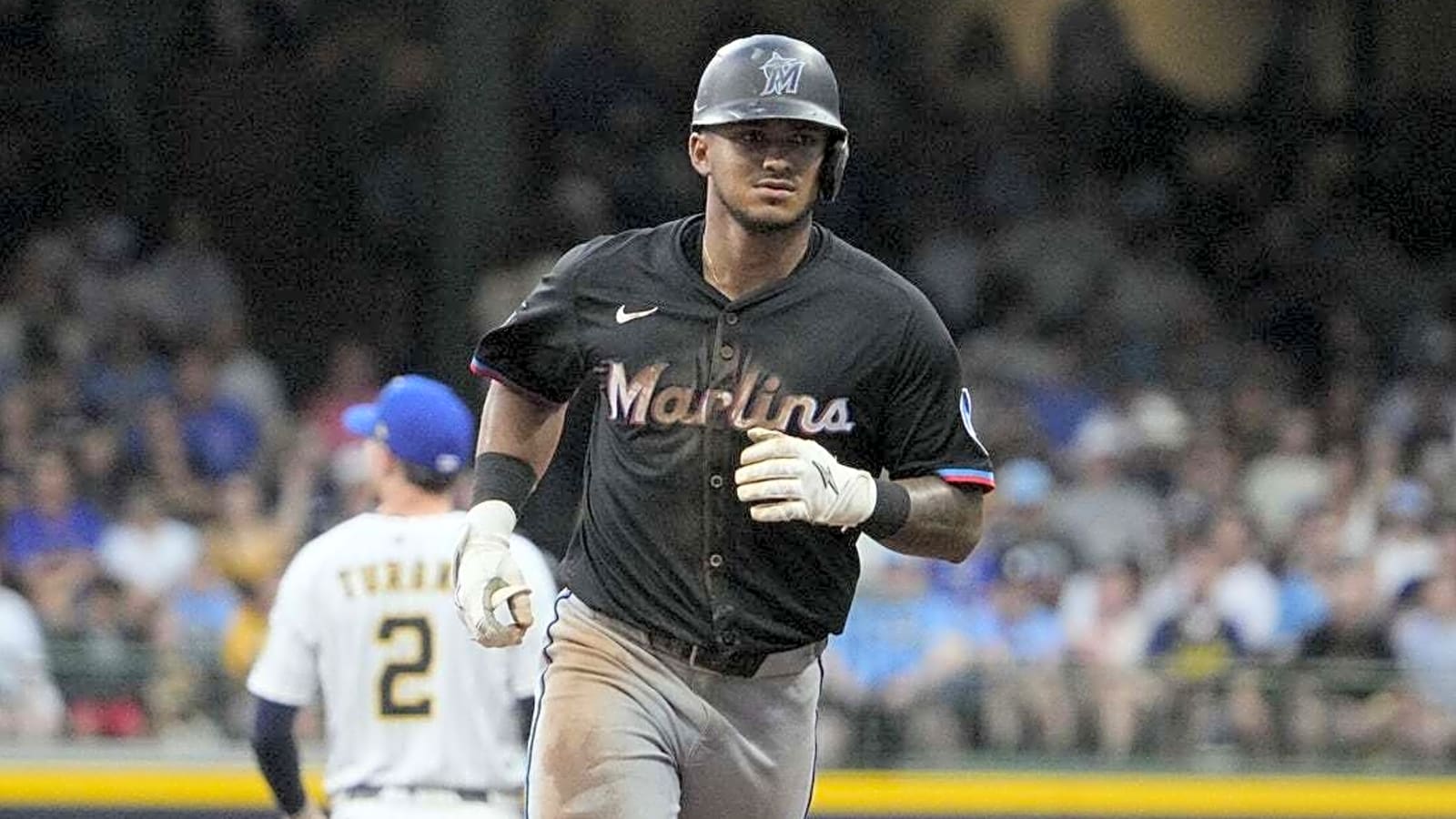 Reds acquire OF Dane Myers from Marlins