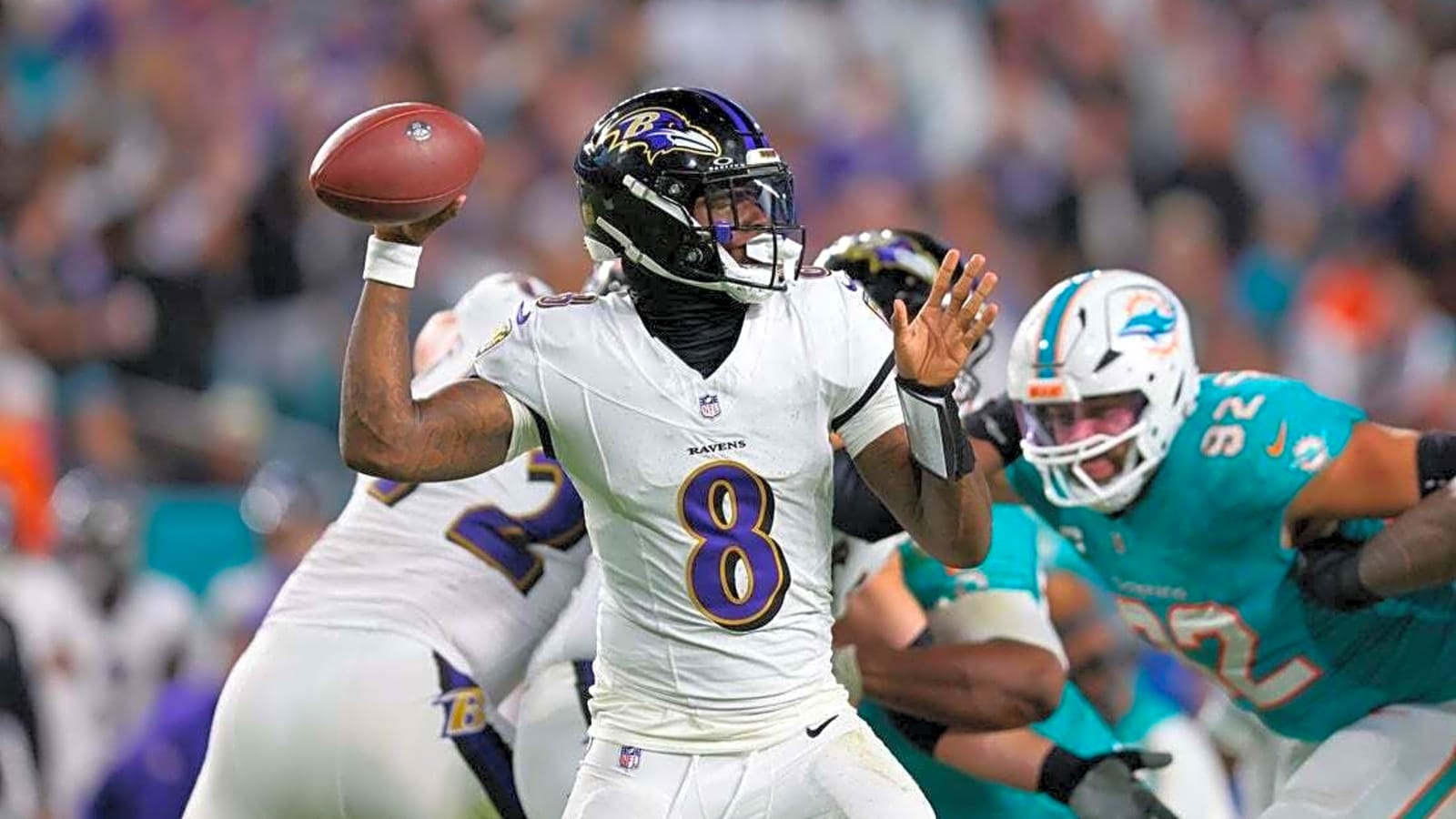 Lamar Jackson throws for 4 TDs in return as Ravens rout Dolphins