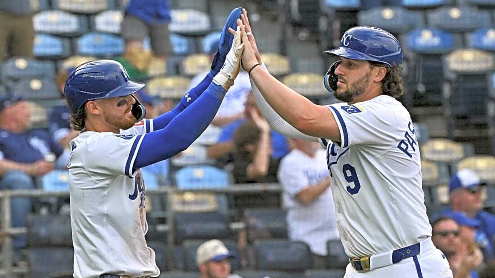 Royals sweep doubleheader with lowly Rockies