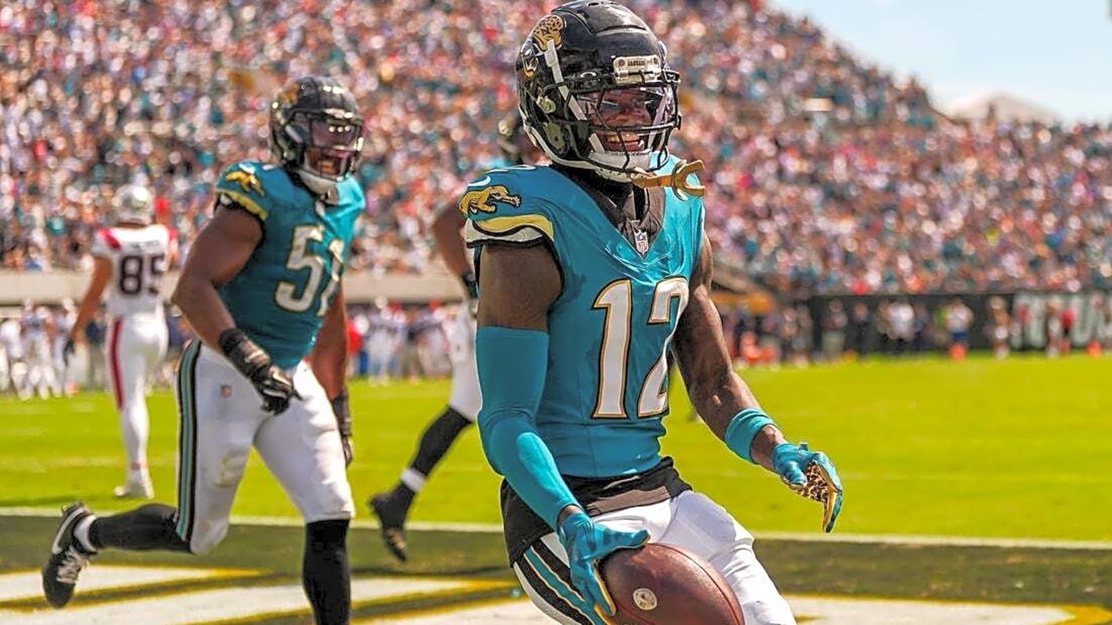 Jaguars cruise to win, Patriots turnover trouble continues