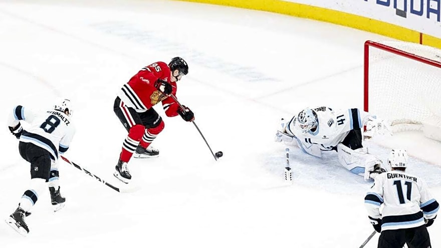 Frank Nazar tallies in OT as Blackhawks rally past Mammoth