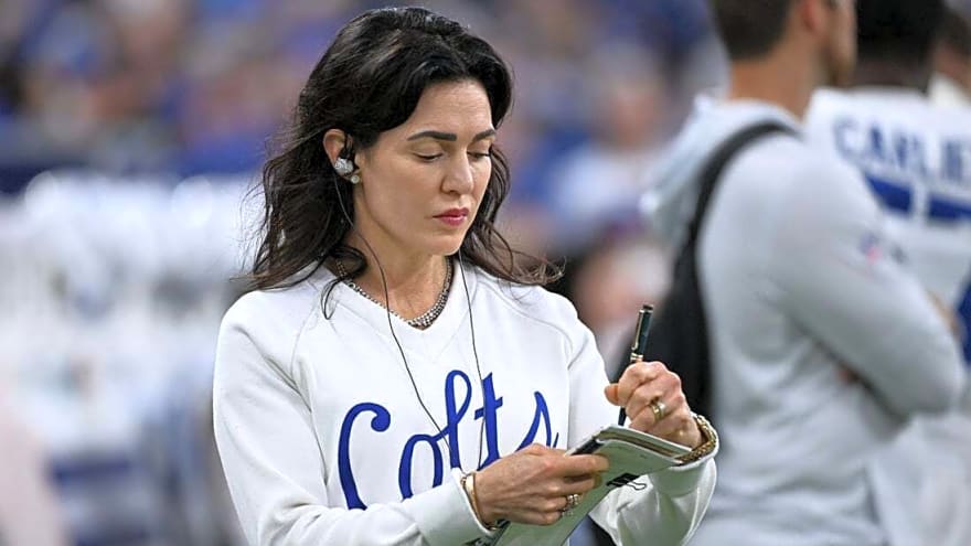 Colts owner Carlie Irsay-Gordon defends presence on sideline