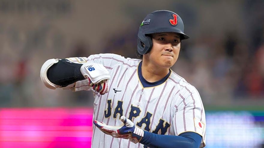 Wilyer Abreu's HR carries Venezuela into WBC semis over Japan