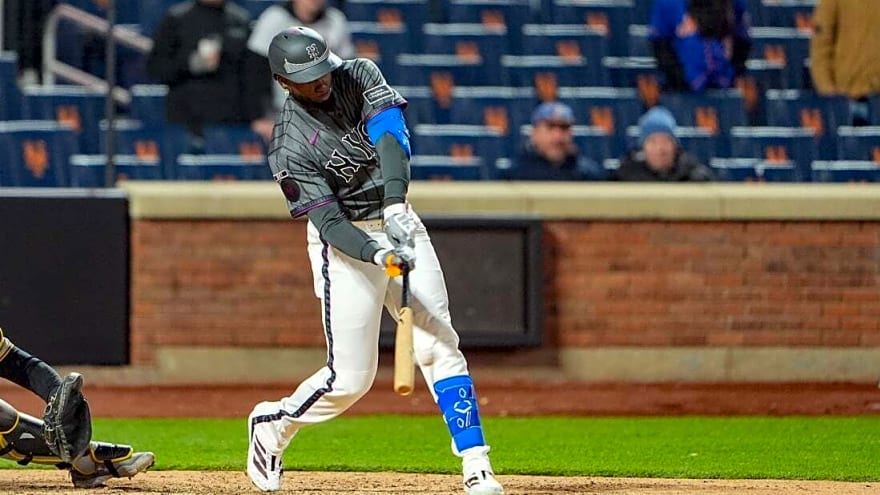 Luis Robert Jr. belts three-run HR as Mets down Pirates in 11