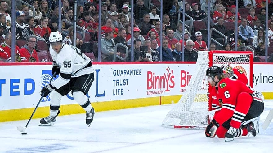 Blackhawks take down Kings to end 3-game skid