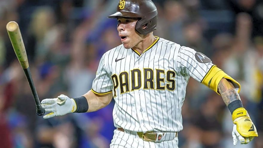 Freddy Fermin's 1st '26 homer helps Padres beat Mets, snap 6-game skid
