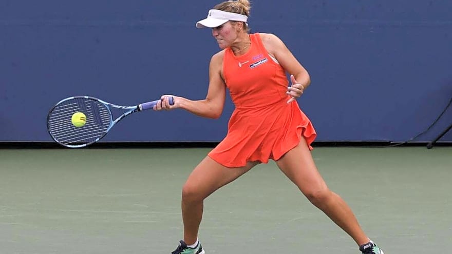 Sofia Kenin rallies to win first-round match at Korea Open