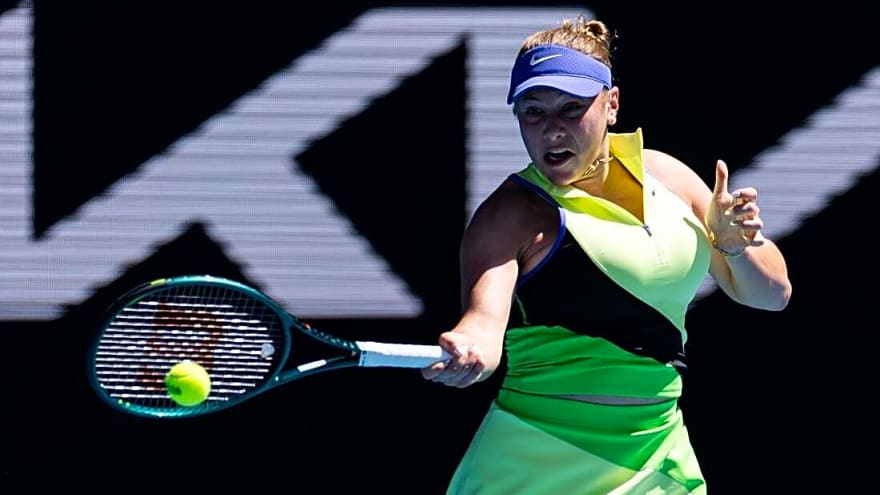 Trio of top-10 Americans advance to Australian Open's 4th round