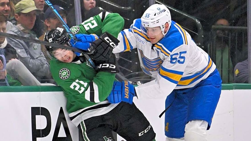Jason Robertson's last-minute goal leads Stars past Blues