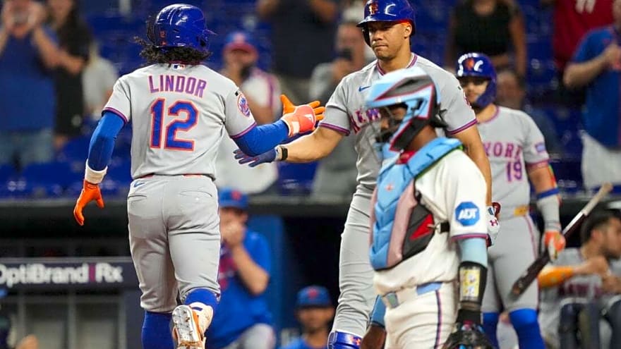 Mets bash three homers to best Marlins