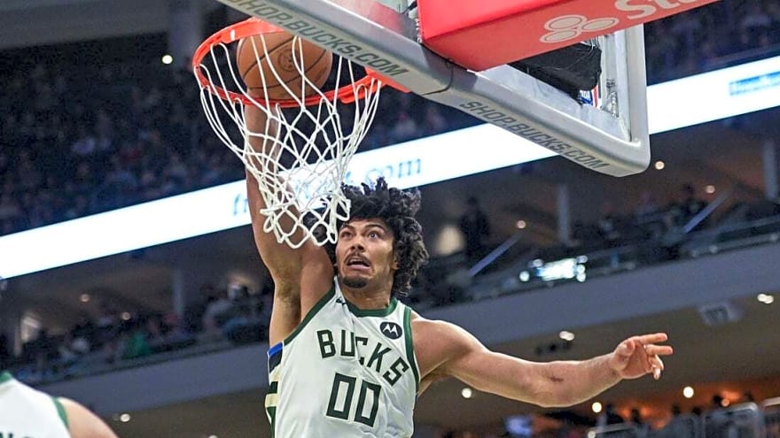 Bucks halt skid, beat Mavericks for 8th straight time