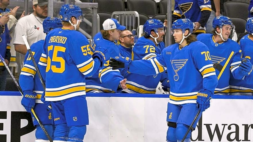 Blues finding right fourth-line mix as streaking Flyers visit
