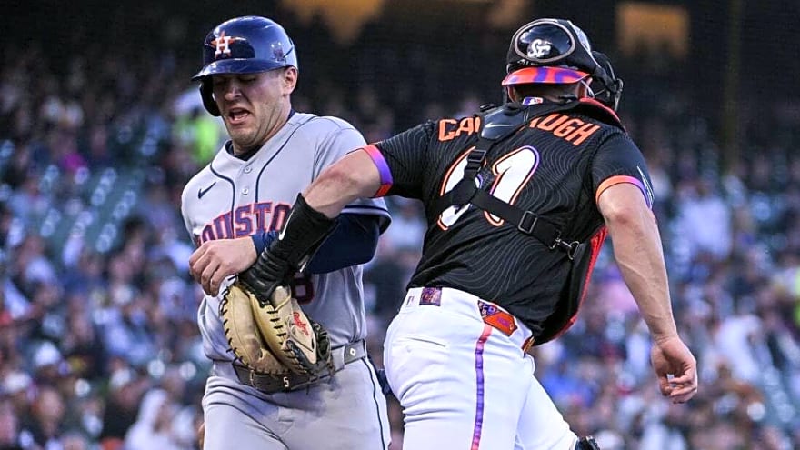 Astros fall to Giants as Jose Altuve leaves with foot injury