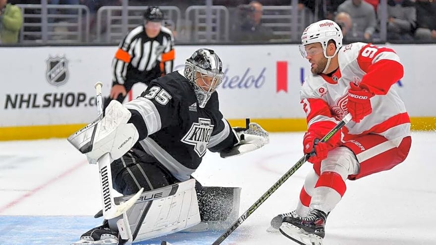 Anton Forsberg stops 27 shots as Kings end Red Wings' point streak