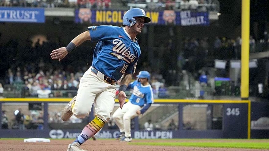 Brewers ride 4-run eighth to victory over Cardinals