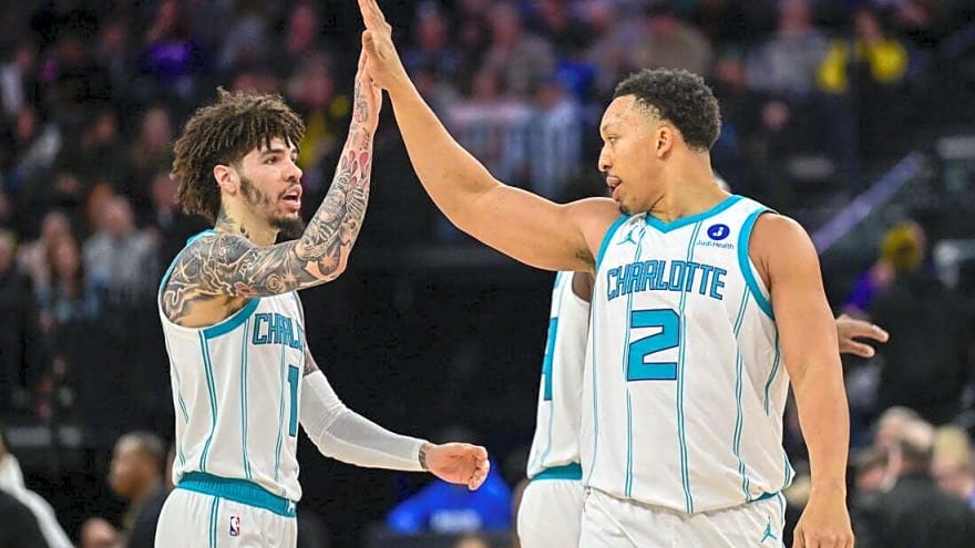 Hornets sink 24 treys in 55-point rout of Jazz