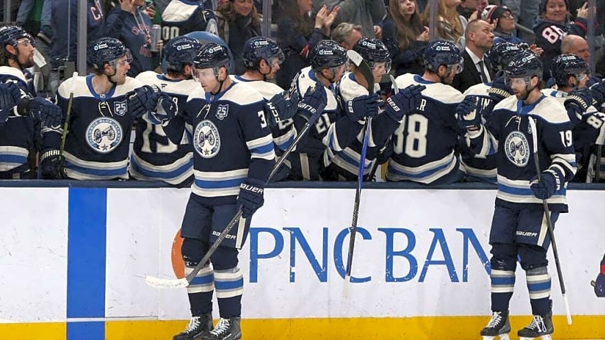 Charlie Coyle racks up four points as Blue Jackets rout Canes